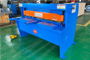 巢湖某機(jī)械廠購買電動(dòng)剪板機(jī)